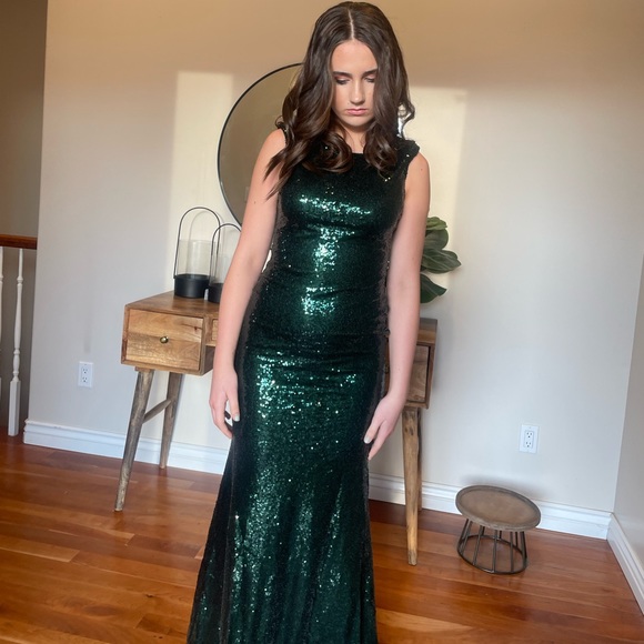 GREEN SEQUENCE FORMAL DRESS - Picture 3 of 6